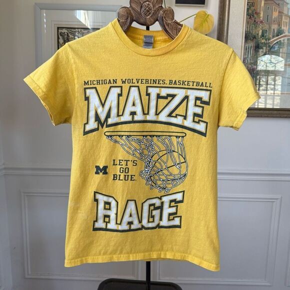 Gildan university of Michigan Wolverines NCAA Basketball Maize Rage 22-23 Tshirt - Picture 1 of 8